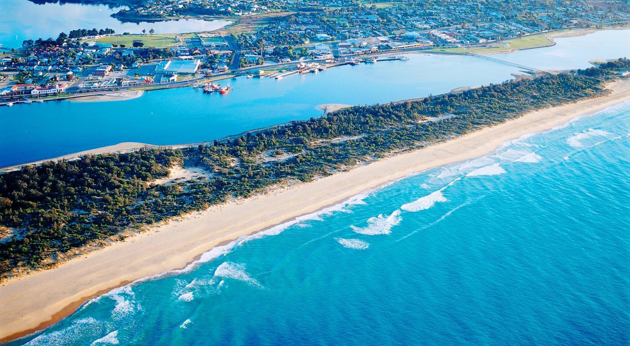 Abel Tasman Waterfront Motel 엔트런스호수 외부 사진