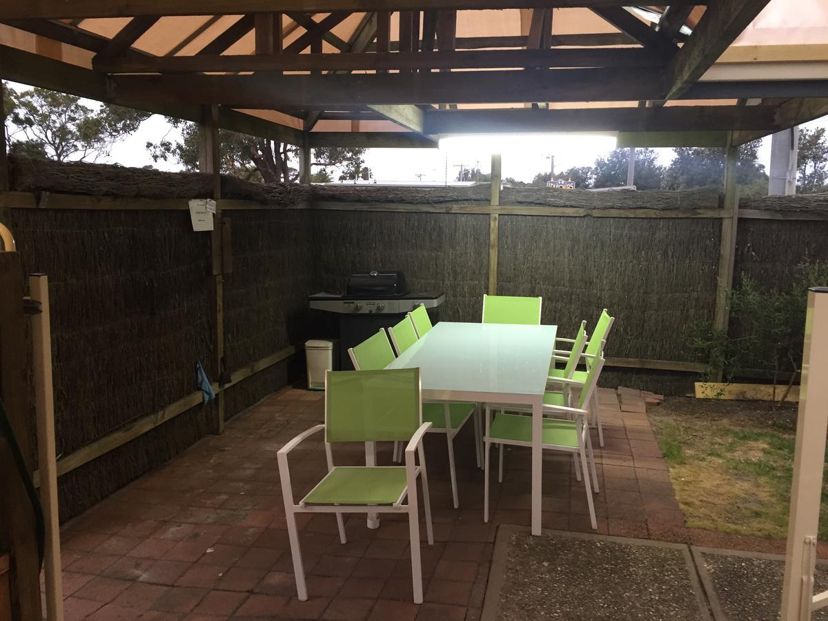 Abel Tasman Waterfront Motel 엔트런스호수 외부 사진